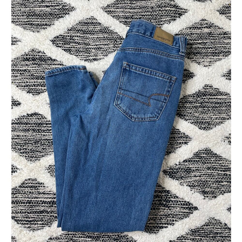 American Eagle High Rise Mom Jeans size 00 - Picture 2 of 8